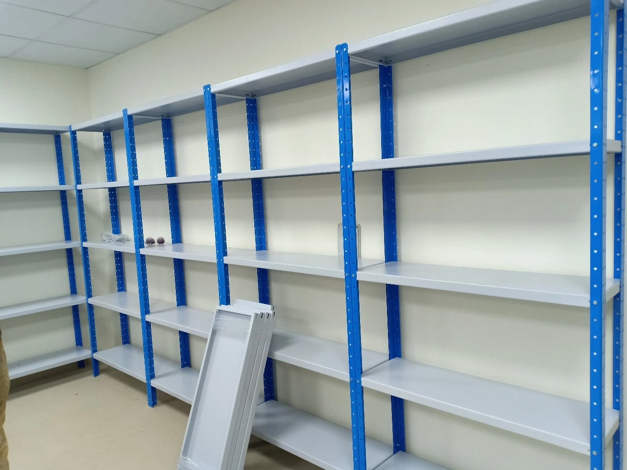 حوامل معدات بتصميم هندسي متقدم